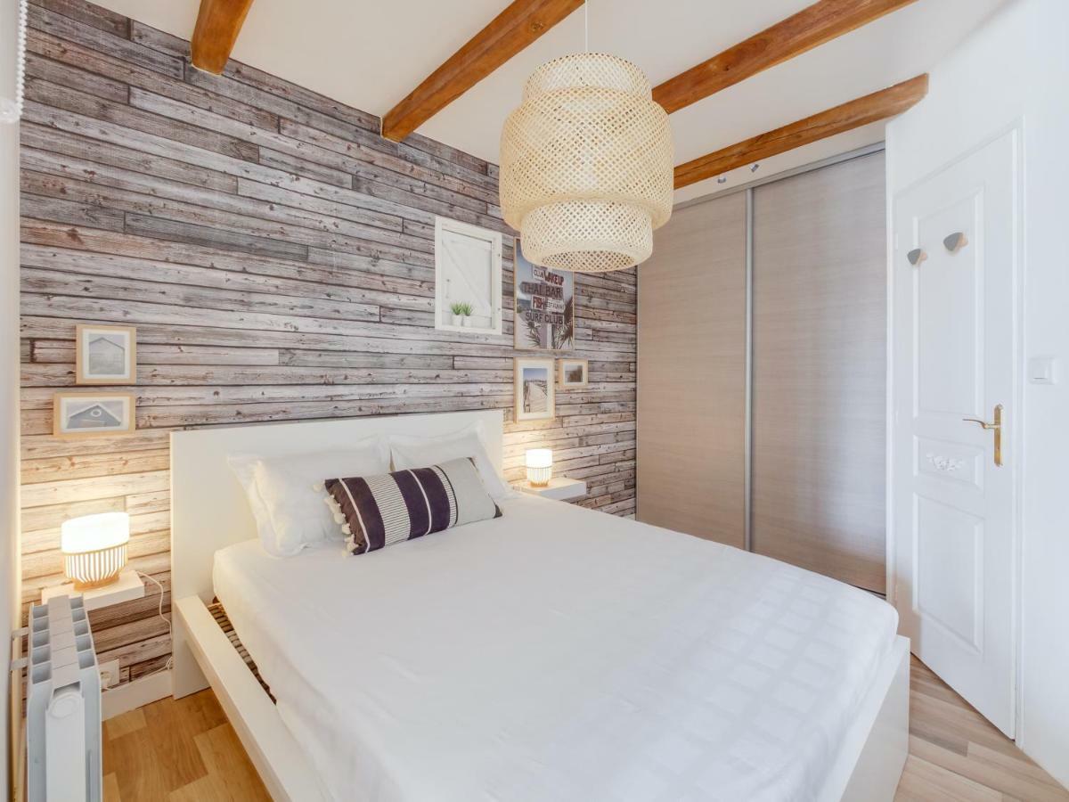 Appartement Escale Pamatxi : Vieux port à La Rochelle  Extérieur photo