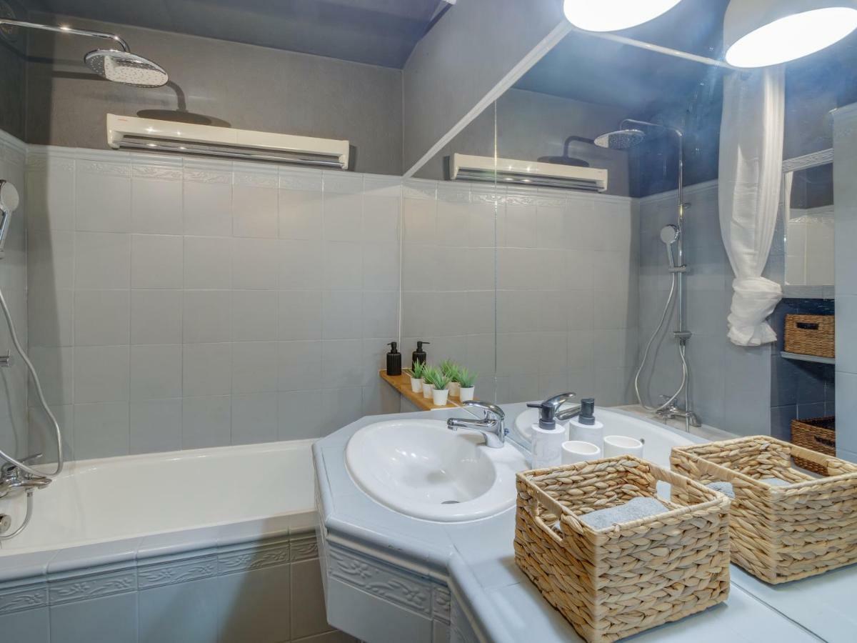 Appartement Escale Pamatxi : Vieux port à La Rochelle  Extérieur photo